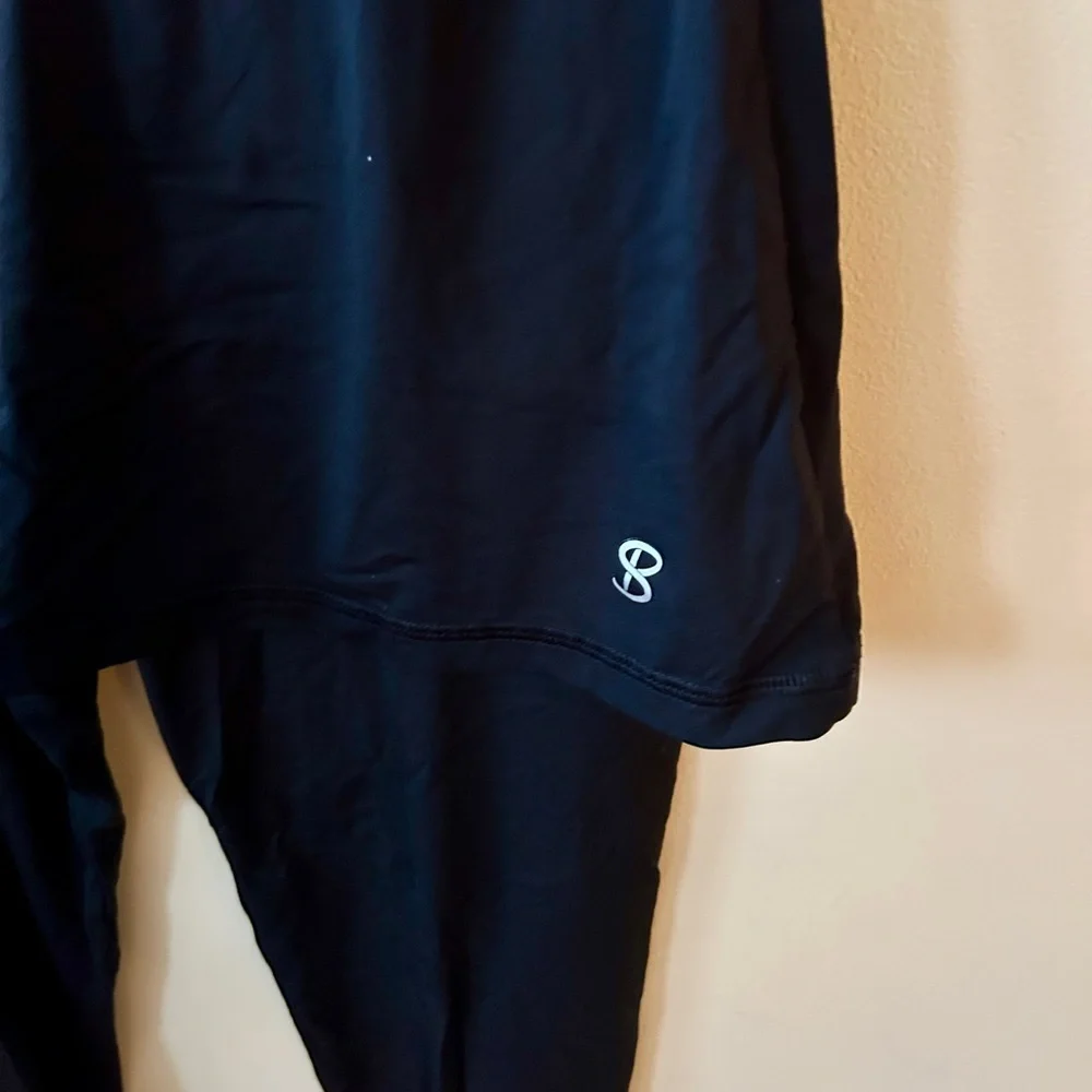 Sofibella Black Skirted Leggings, 4-way Stretch, Wicking, Sz M - Picture 6 of 7